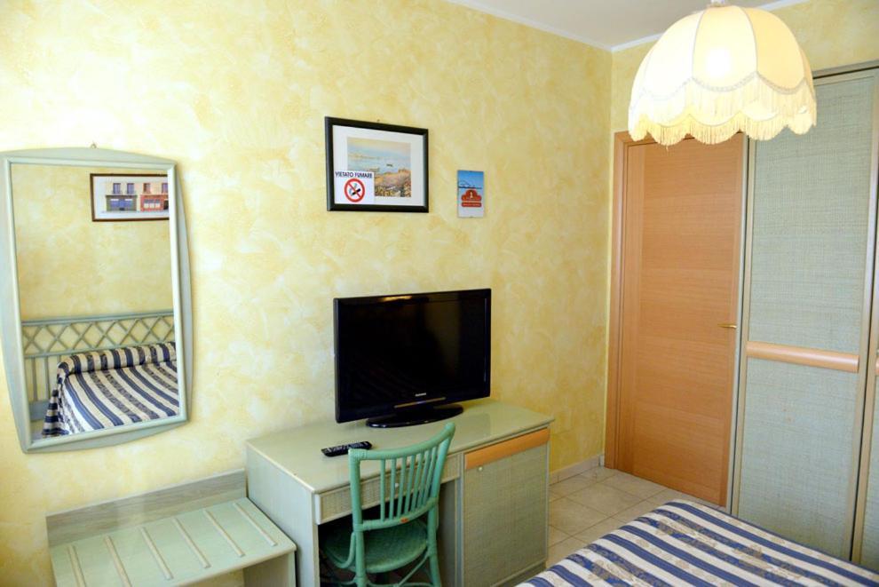 Hotel Blue Rose'S メザーニェ エクステリア 写真